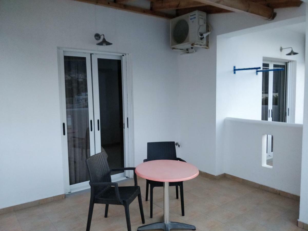 Sifis Studios Palaiochora Esterno foto